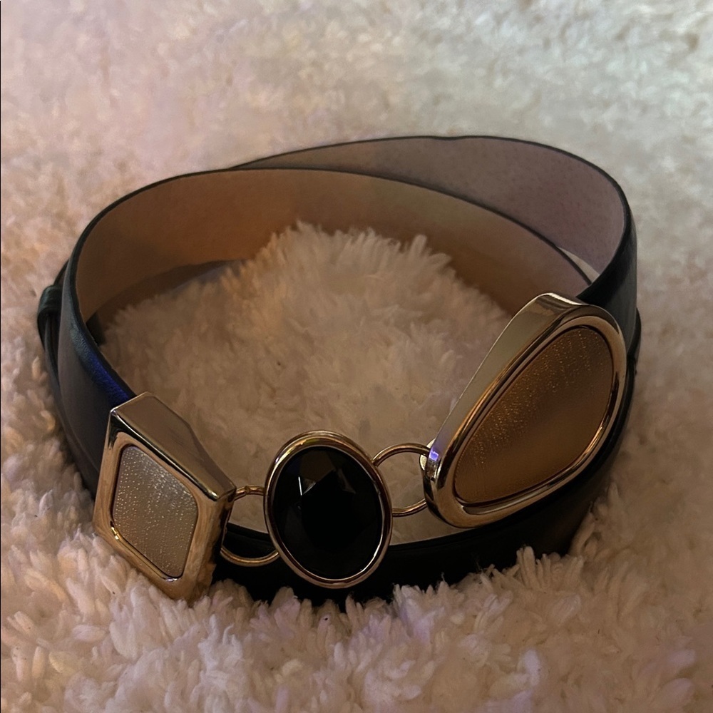 Chic Black and Gold Leather Belt - Picture 1 of 5